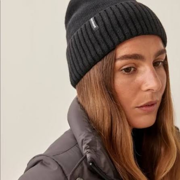 Patagonia Brodeo Beanie Black - Picture 7 of 7